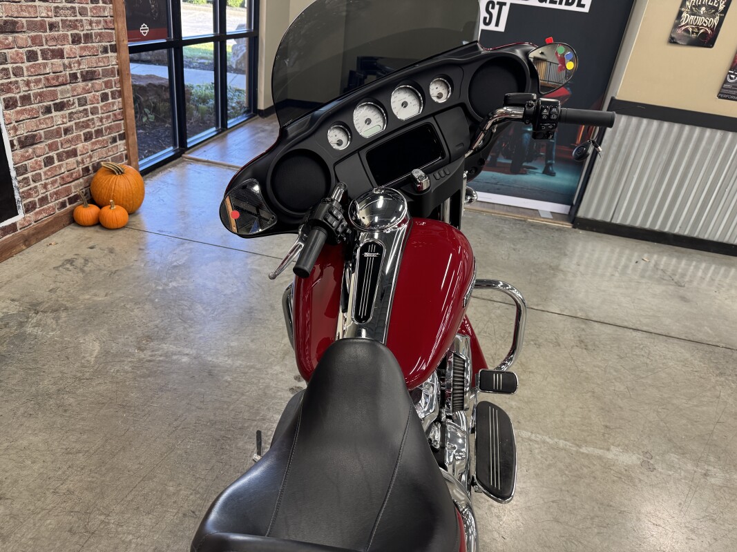 2021 Harley-Davidson Street Glide FLHX - Photo 3