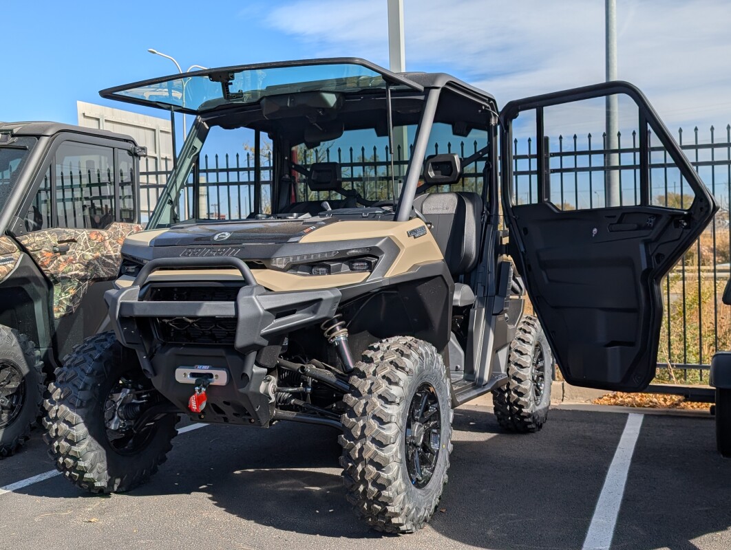 2026 Can-Am Defender Limited HD11, photo 12