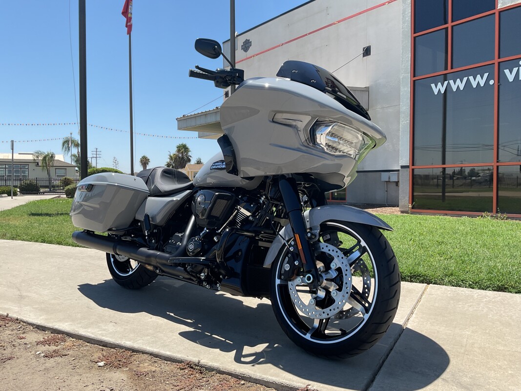 FLTRX 2025 Road Glide - Photo 3