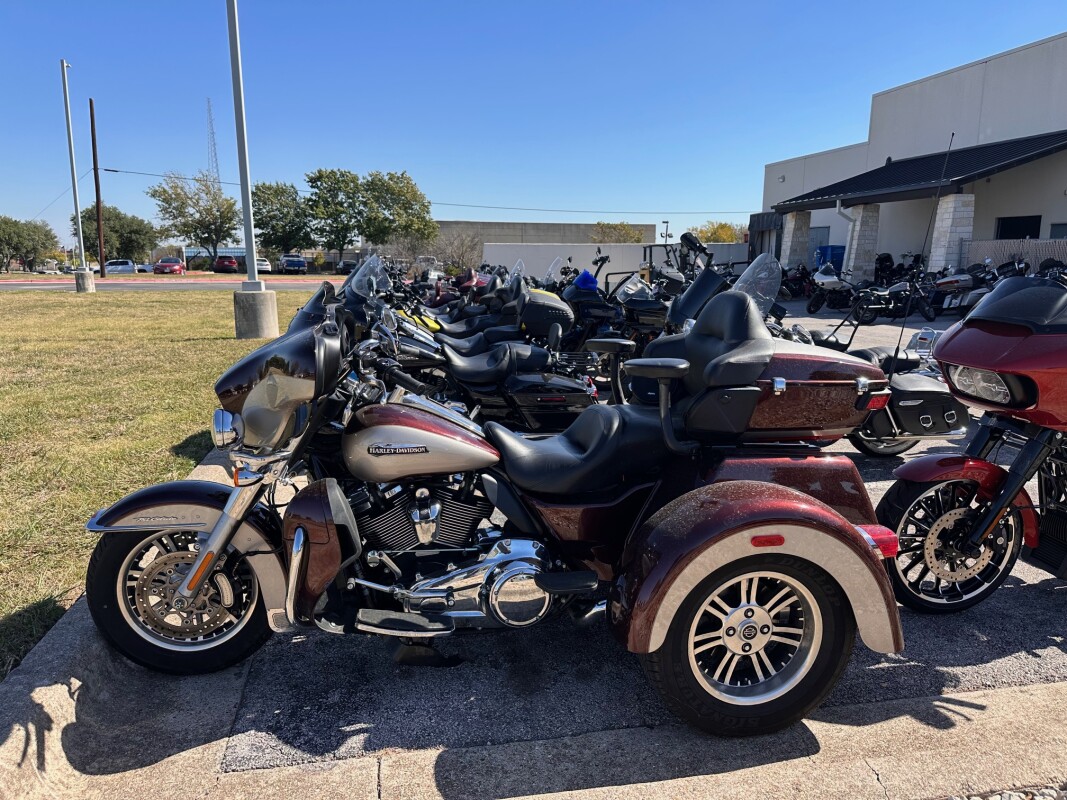 2018 Harley-Davidson Tri Glide Ultra FLHTCUTG