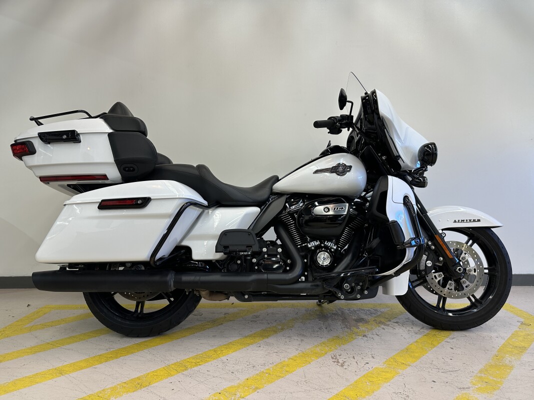 2024 Harley Davidson Ultra Limited White Onyx Pearl
