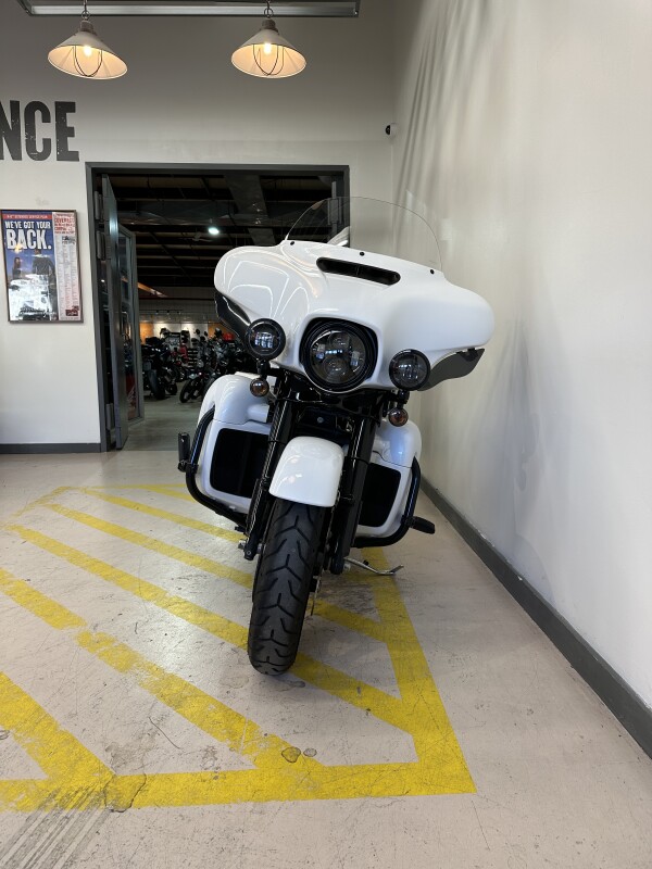 2024 Harley Davidson Ultra Limited White Onyx Pearl - Photo 3