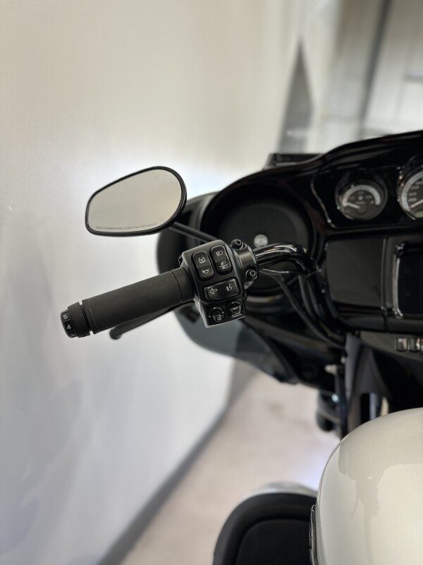 2024 Harley Davidson Ultra Limited White Onyx Pearl - Photo 7