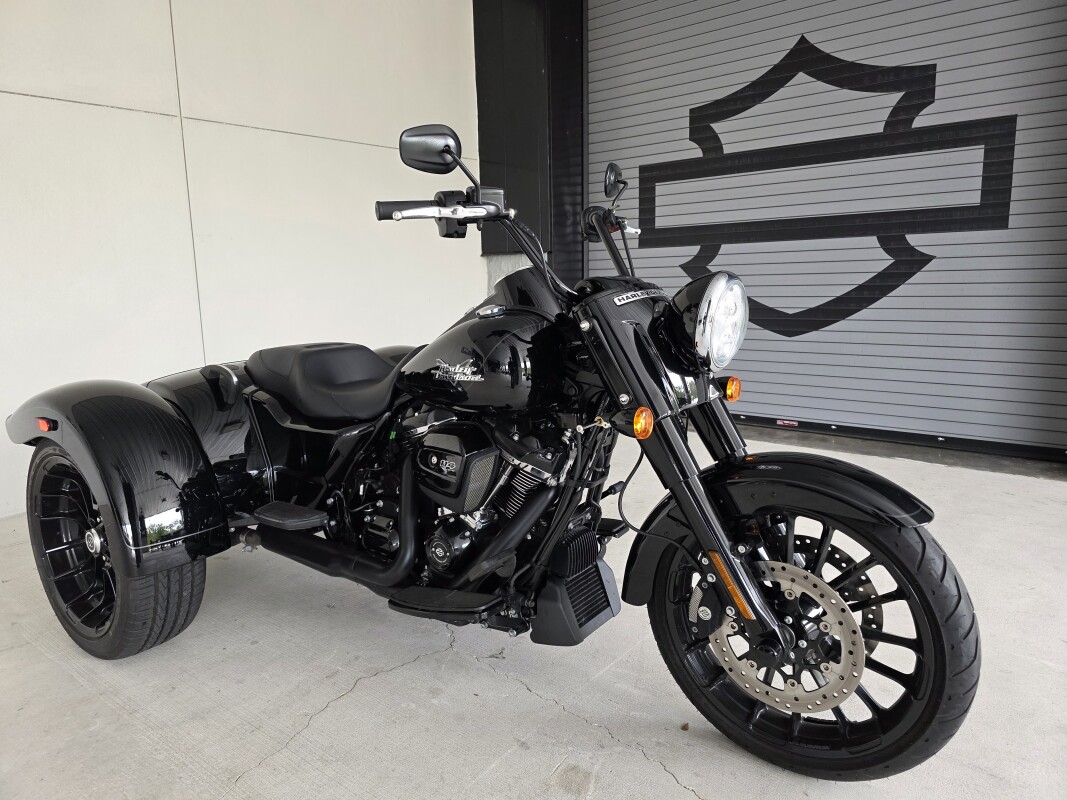 2023 Harley-Davidson Freewheeler - Photo 2