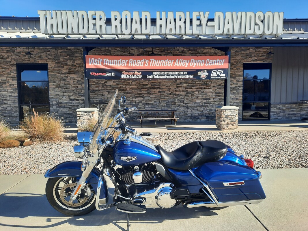 2015 Harley-Davidson Road King Classic Superior Blue