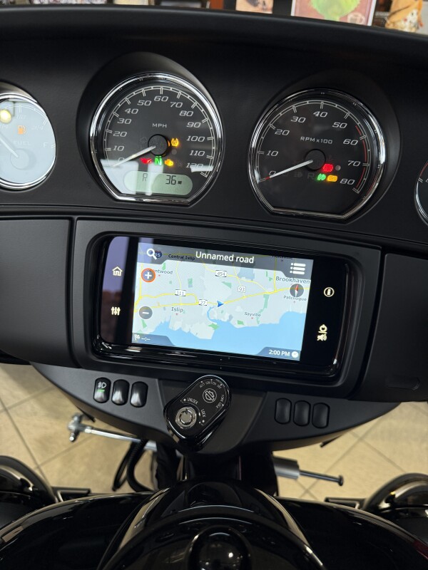 FLHTCUTG 2025 Tri Glide Ultra - Photo 5