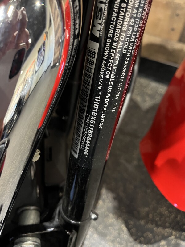 2011 Harley-Davidson Fat Boy Scarlet Red FLSTF - Photo 10