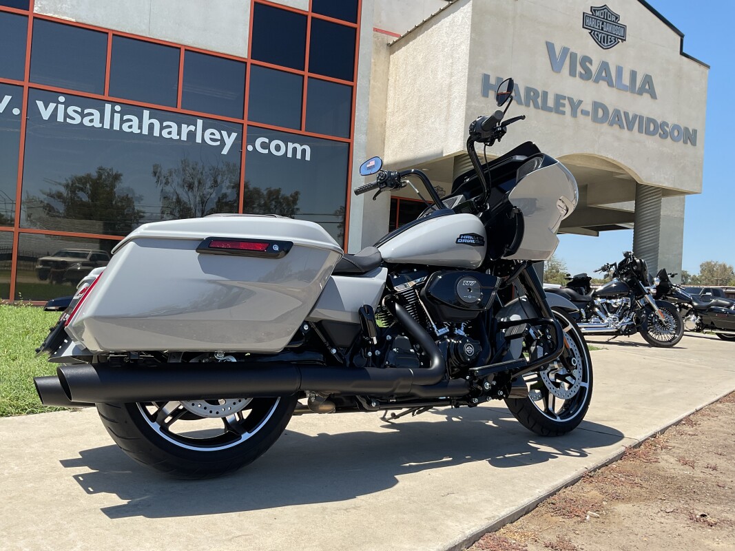 FLTRX 2025 Road Glide - Photo 2