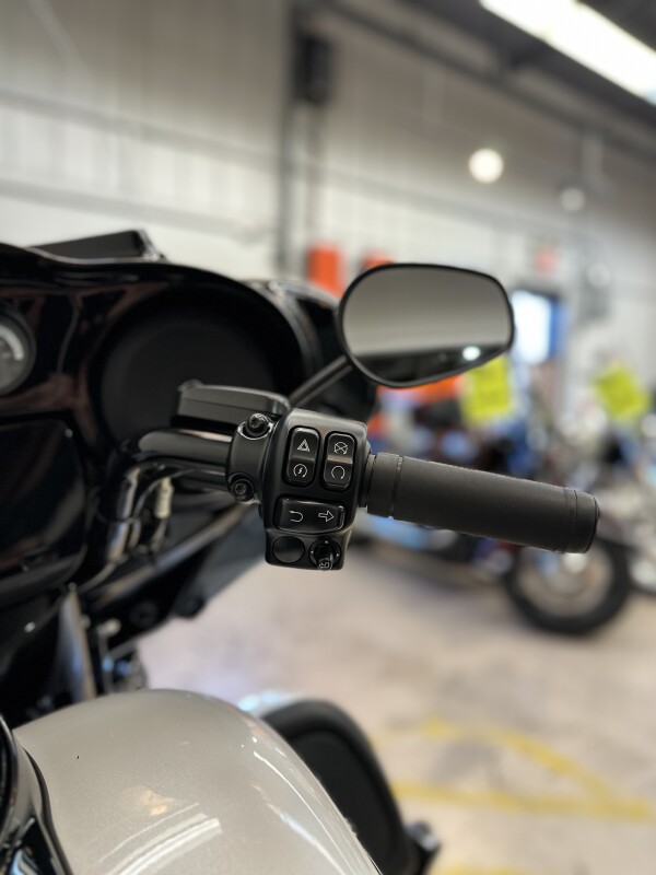 2024 Harley Davidson Ultra Limited White Onyx Pearl - Photo 9
