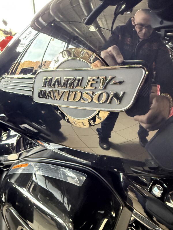 FLHTCUTG 2025 Tri Glide Ultra - Photo 2