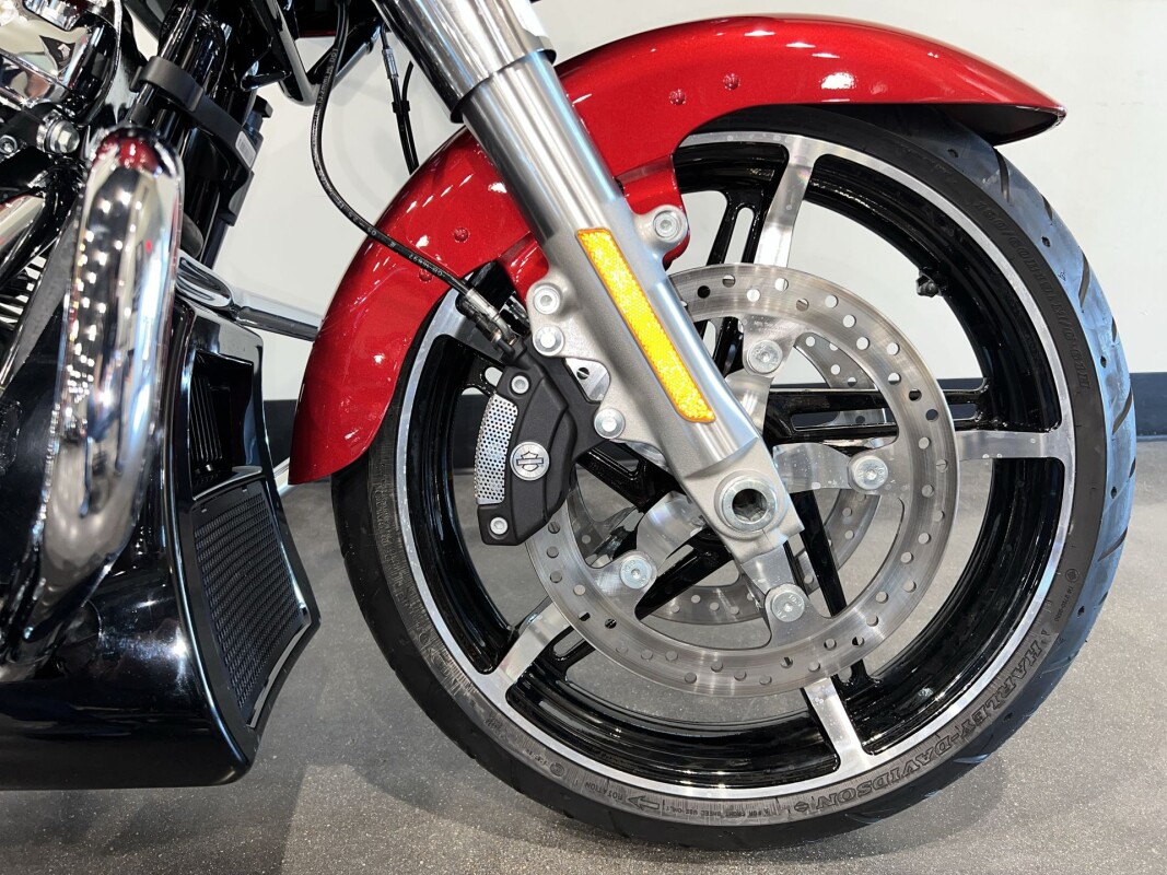 2025 Harley-Davidson Road Glide FLTRX - Photo 3