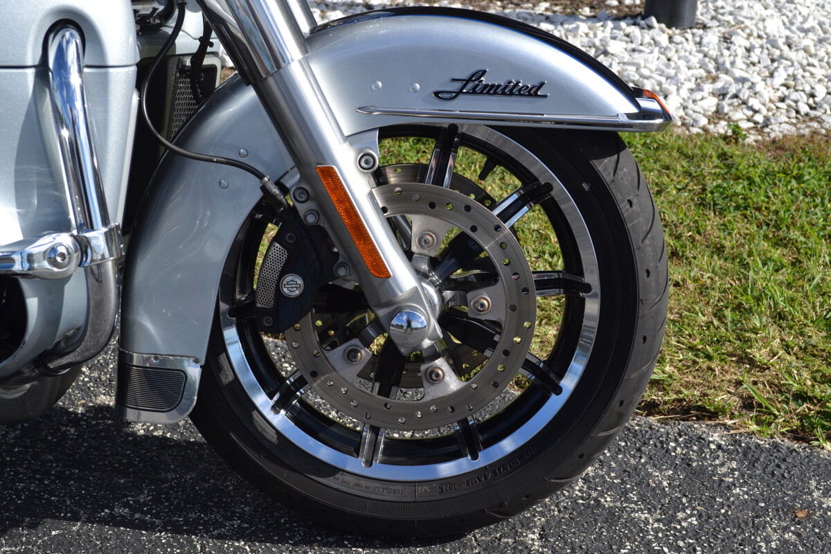 2019 Harley-Davidson Ultra Limited - FLHTK - Photo 3
