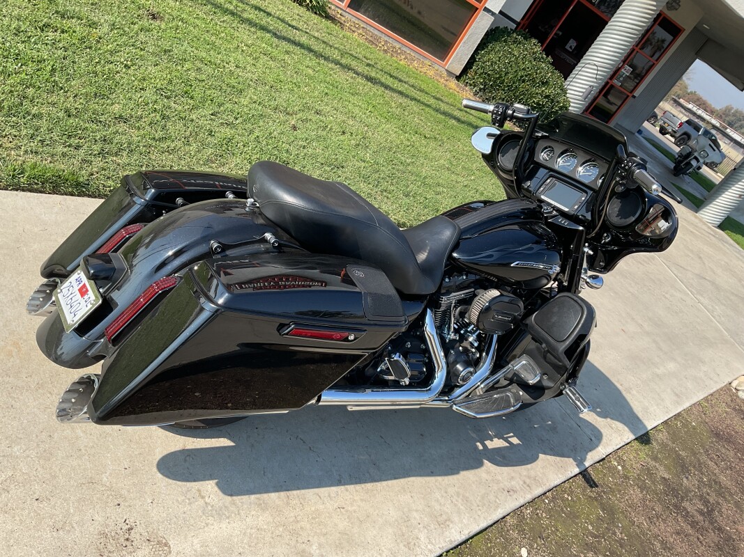 FLHXSE 2015 CVO Street Glide - Photo 4