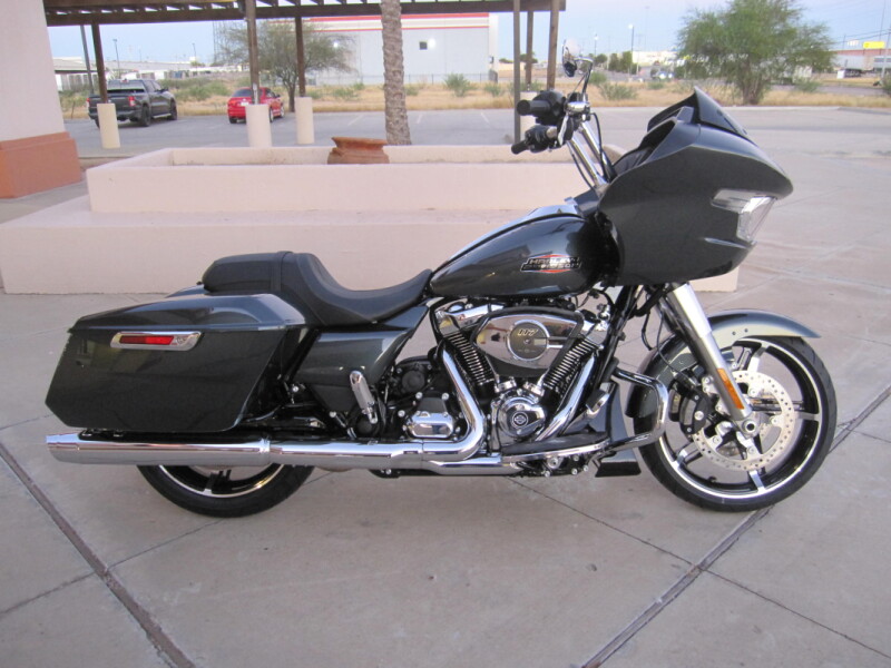 2025 Harley-Davidson® Road Glide® Iron Horse Metallic - Black Finish