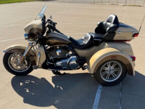 2014 Harley-Davidson® Tri Glide® Ultra Two-Tone Custom Colours Sand Pearl/Canyon Brown Pearl thumb 0