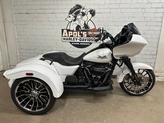 FLTRT 2025 Road Glide® 3