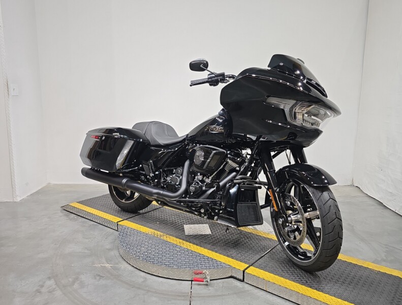 FLTRX 2025 Road Glide™