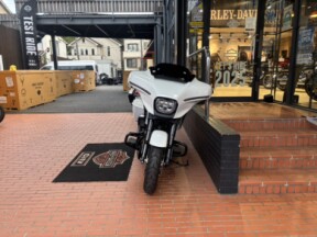 2024 Harley-Davidson® Street Glide® White Onyx Pearl - Black Finish thumb 2