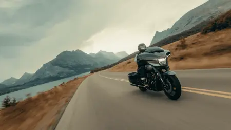 Sunrise Riders Compare the 2025 Harley-Davidson® CVO™ Street Glide® and Indian Challenger Elite