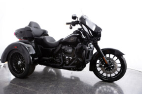 2025 Harley-Davidson® Tri Glide™ Ultra Vivid Black !!!NEUF!!! thumb 0