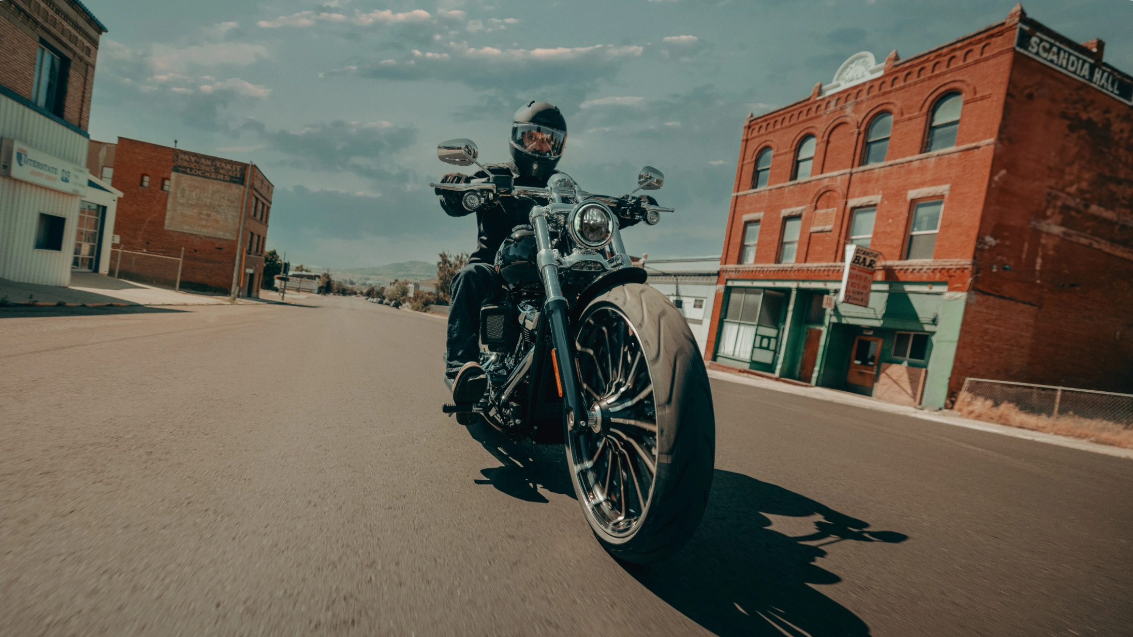 Power Cruisers Choose 2025 Harley-Davidson® Breakout® in