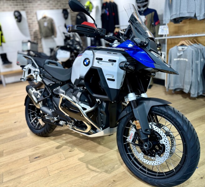 2026 BMW Motorrad R 1300 GS Adventure Racing Blue Metallic