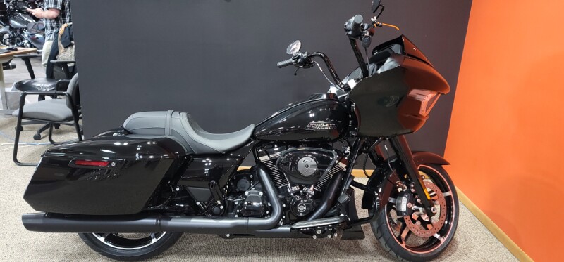 2025 Harley-Davidson® Road Glide® Vivid Black
