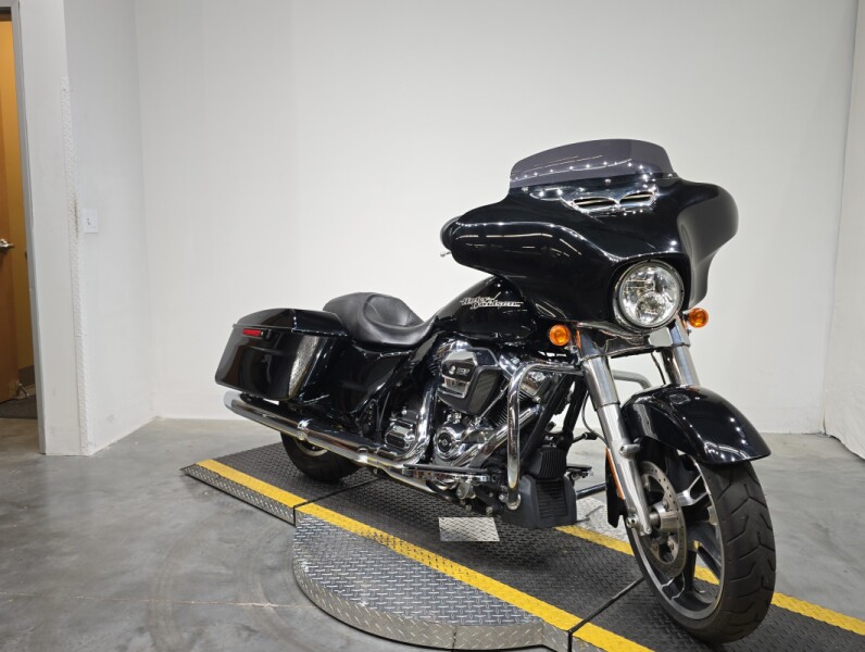 FLHX 2019 Street Glide®