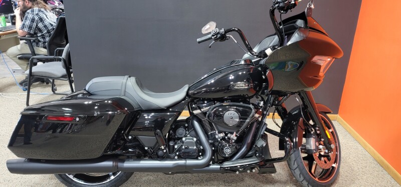 2025 Harley-Davidson® Road Glide® Vivid Black