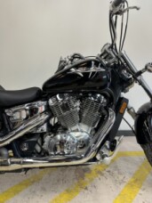 2006 Honda Spirit VT1100 Black thumb 2