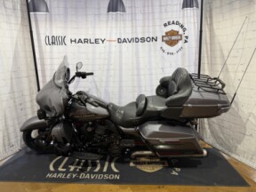 2020 Harley-Davidson® CVO™ LimiteD FLHTKSE 956999 SMKYGRY/STRMCLD W/PINSTRIPE thumb 0