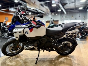 2026 BMW Motorrad R 1300 GS Adventure Racing Blue Metallic thumb 2