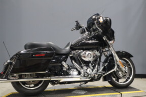 2013 Harley-Davidson® Street Glide® FLHX thumb 2