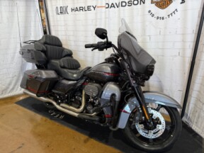 2020 Harley-Davidson® CVO™ LimiteD FLHTKSE 956999 SMKYGRY/STRMCLD W/PINSTRIPE thumb 1