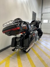 2016 Harley-Davidson® Road Glide® Ultra Vivid Black thumb 0