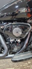 2025 Harley-Davidson® Road Glide® Vivid Black thumb 3
