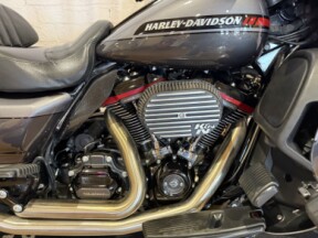 2020 Harley-Davidson® CVO™ LimiteD FLHTKSE 956999 SMKYGRY/STRMCLD W/PINSTRIPE thumb 2