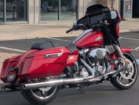2025 Harley-Davidson® Street Glide® thumb 1