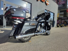 2013 Harley-Davidson® CVO™ Ultra Classic® Electra Glide® 110th Anniversary Edition thumb 1