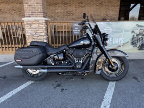 2024 Harley-Davidson® Heritage Classic Vivid Black - Black Finish thumb 0
