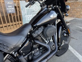 2024 Harley-Davidson<sup>®</sup> Heritage Classic Vivid Black (Black Finish w/Laced Wheels) thumb 0