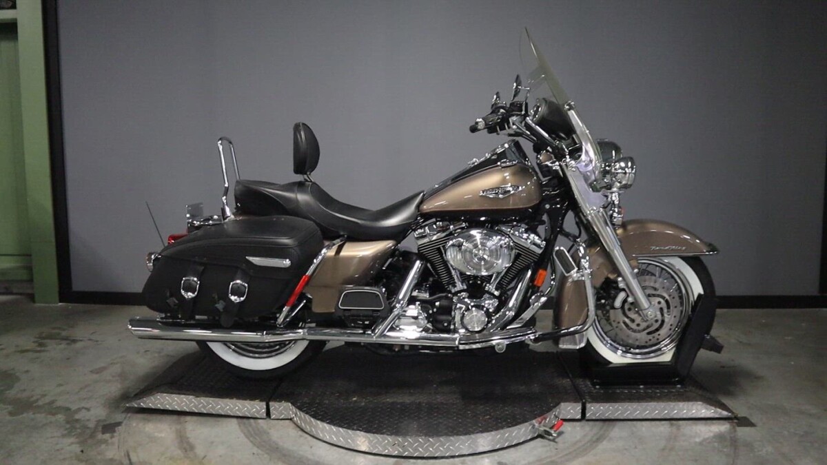 2004 Harley-Davidson® Road King® Classic FLHRCI | Rawhide Harley