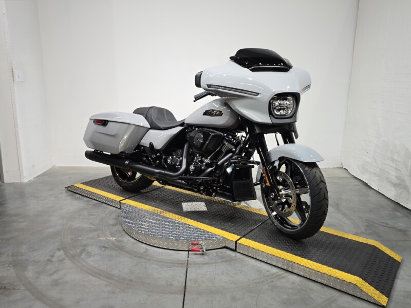 FLHX 2025 Street Glide™