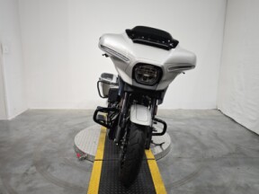 FLHXSE 2023 CVO™ Street Glide® thumb 3