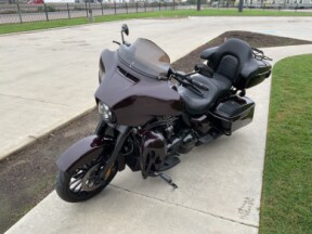 FLHXSE 2019 CVO™ Street Glide® thumb 1
