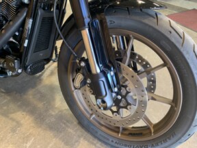 Harley-Davidson® Low Rider® S 2023 FXLRS Vivid Black thumb 2