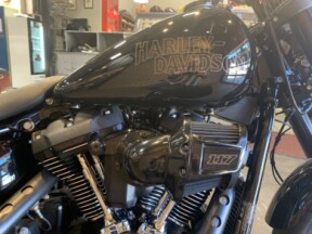 Harley-Davidson® Low Rider® S 2023 FXLRS Vivid Black thumb 3