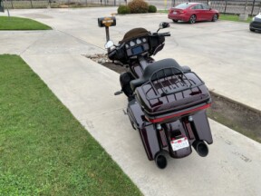 FLHXSE 2019 CVO™ Street Glide® thumb 0