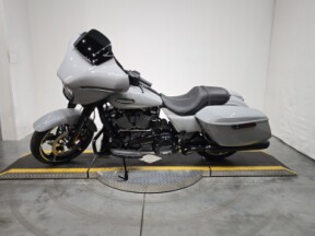 FLHX 2025 Street Glide™ thumb 1