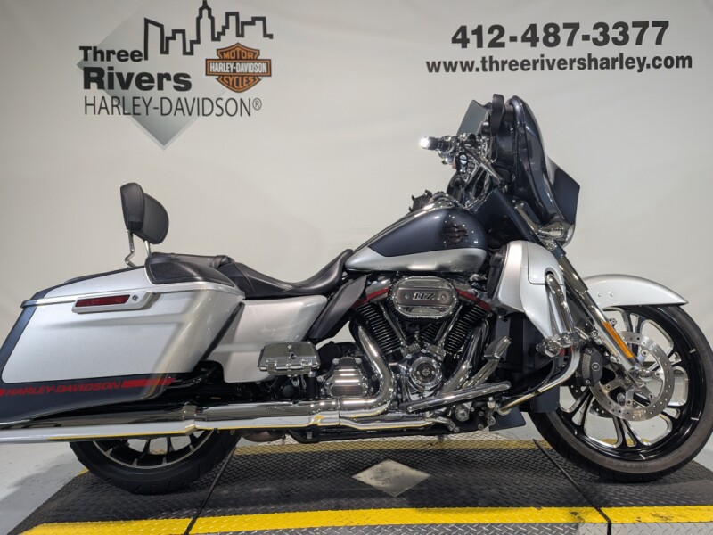 2019 Harley-Davidson® CVO™ Street Glide® Charred Steel & Lightening Silver